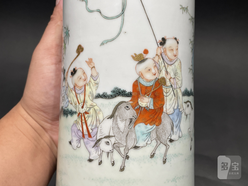 民国 粉彩麟趾呈祥帽筒一对 - 图15